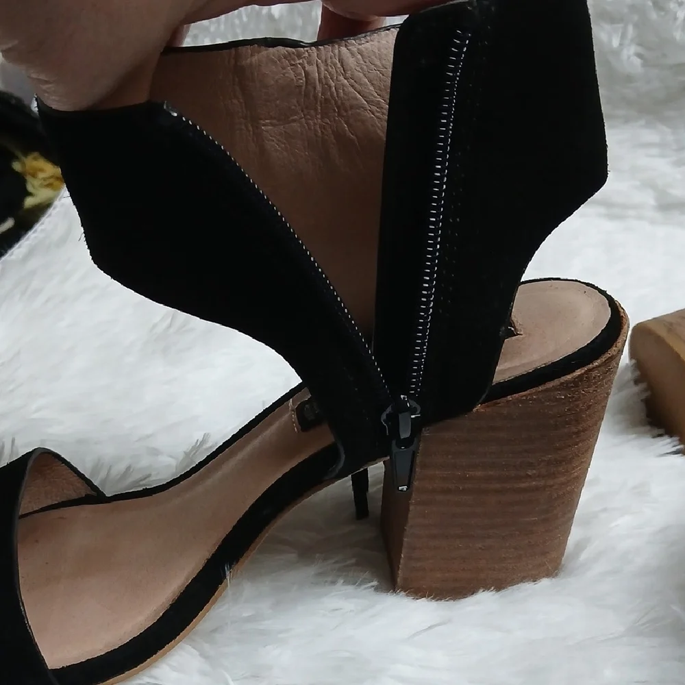 Steve Madden step out